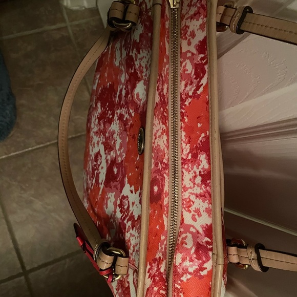 Coach tote in GUC - Picture 3 of 9